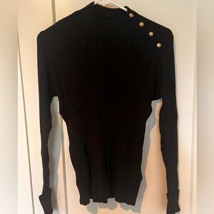 H&M side button sweater size medium. Never worn
